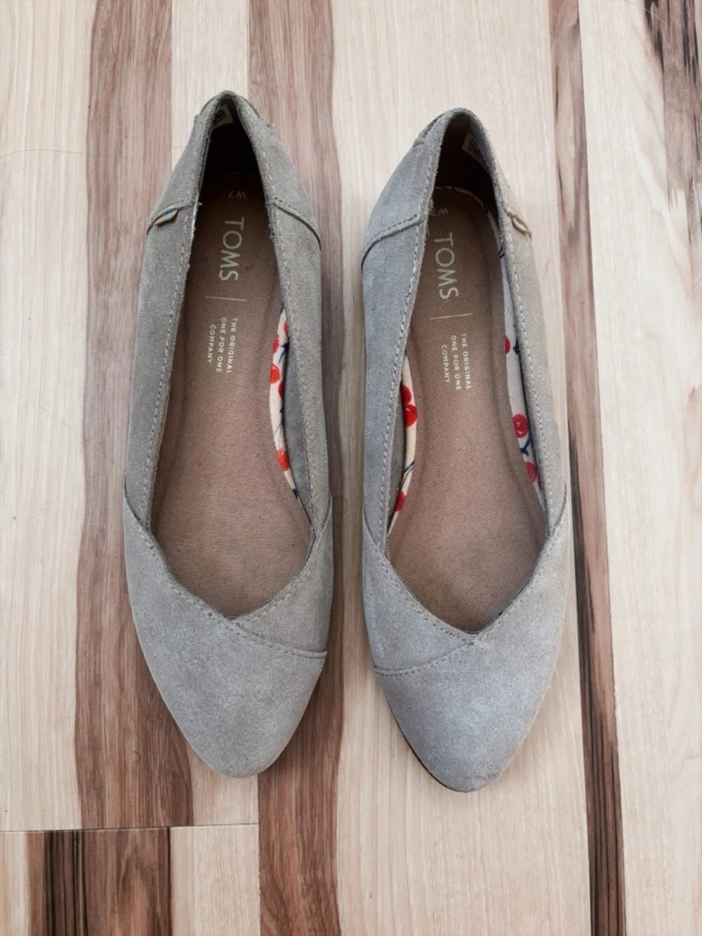 Toms Suede Flats